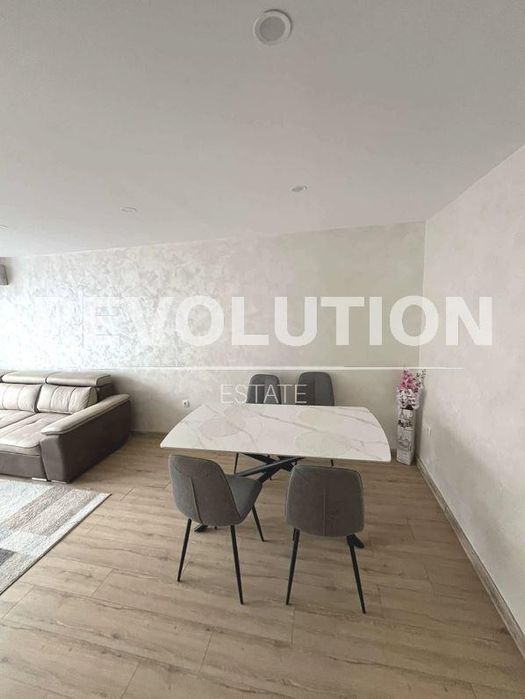 Дава се под наем Двустаен апартамент в Варна, Чайка - 50 кв.м за 600 € - Снимка #1