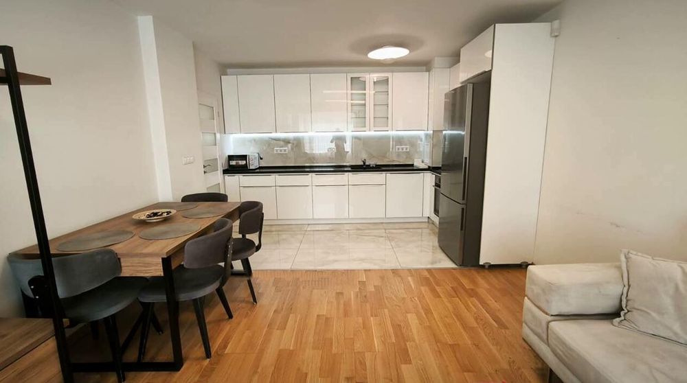 Дава се под наем Тристаен апартамент в София, Банишора - 103 кв.м за 1000 € - Снимка #3