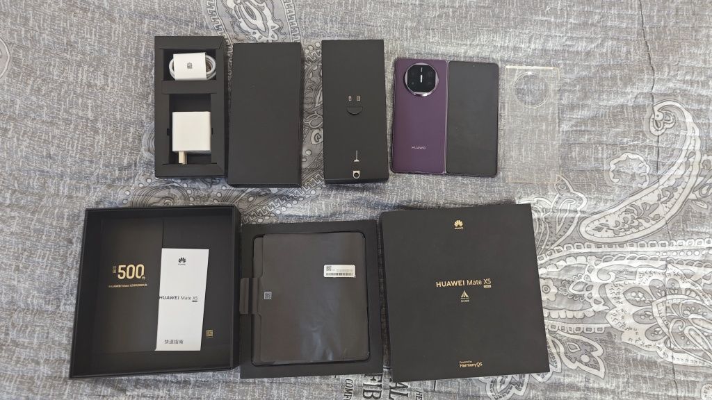 Huawei  Mate  X5