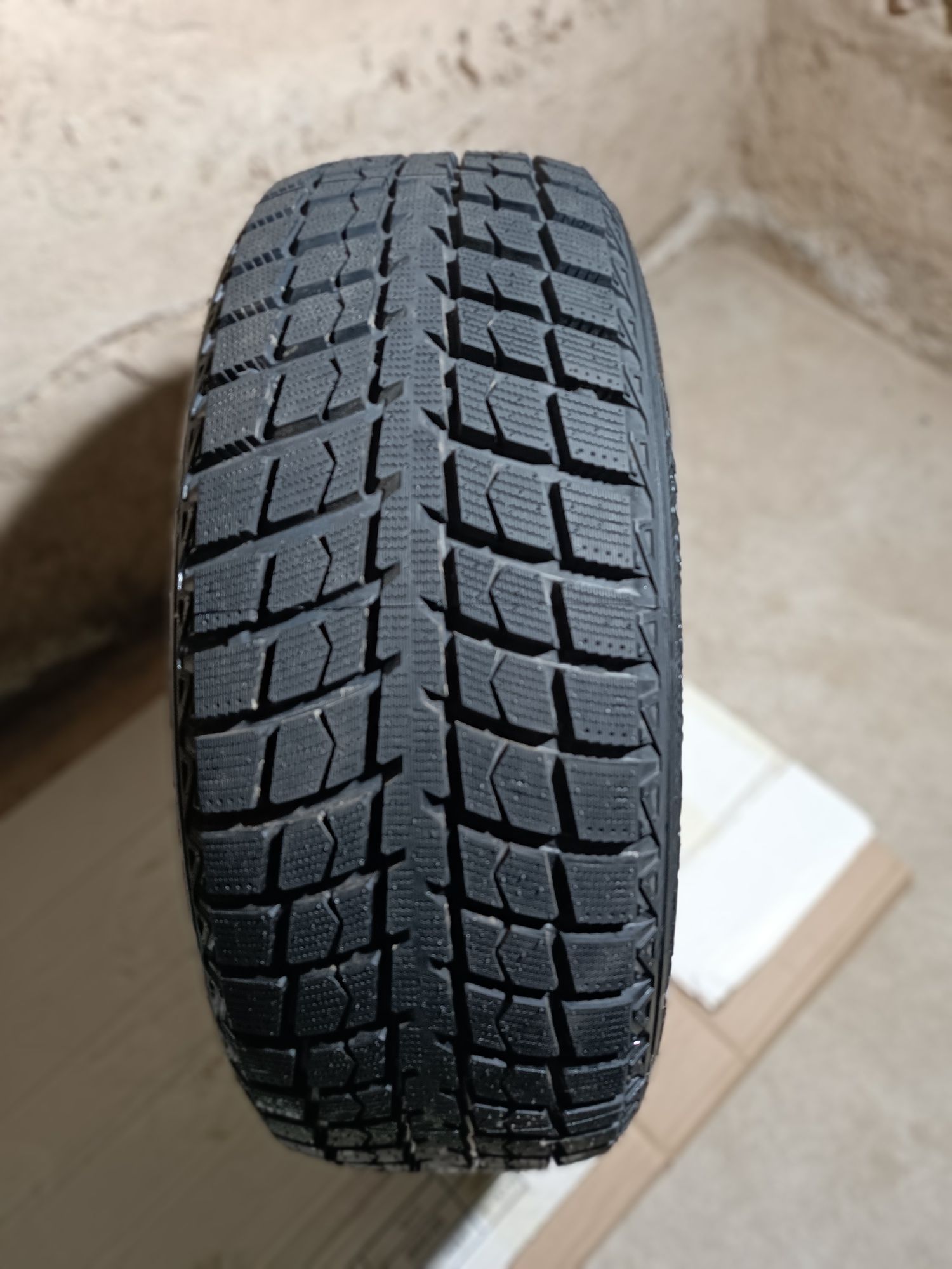 225/60R17 зимний балон