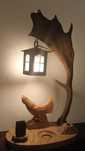 Lampa, veioza corn de cerb lopatar, cocos de munte sculptat in lemn