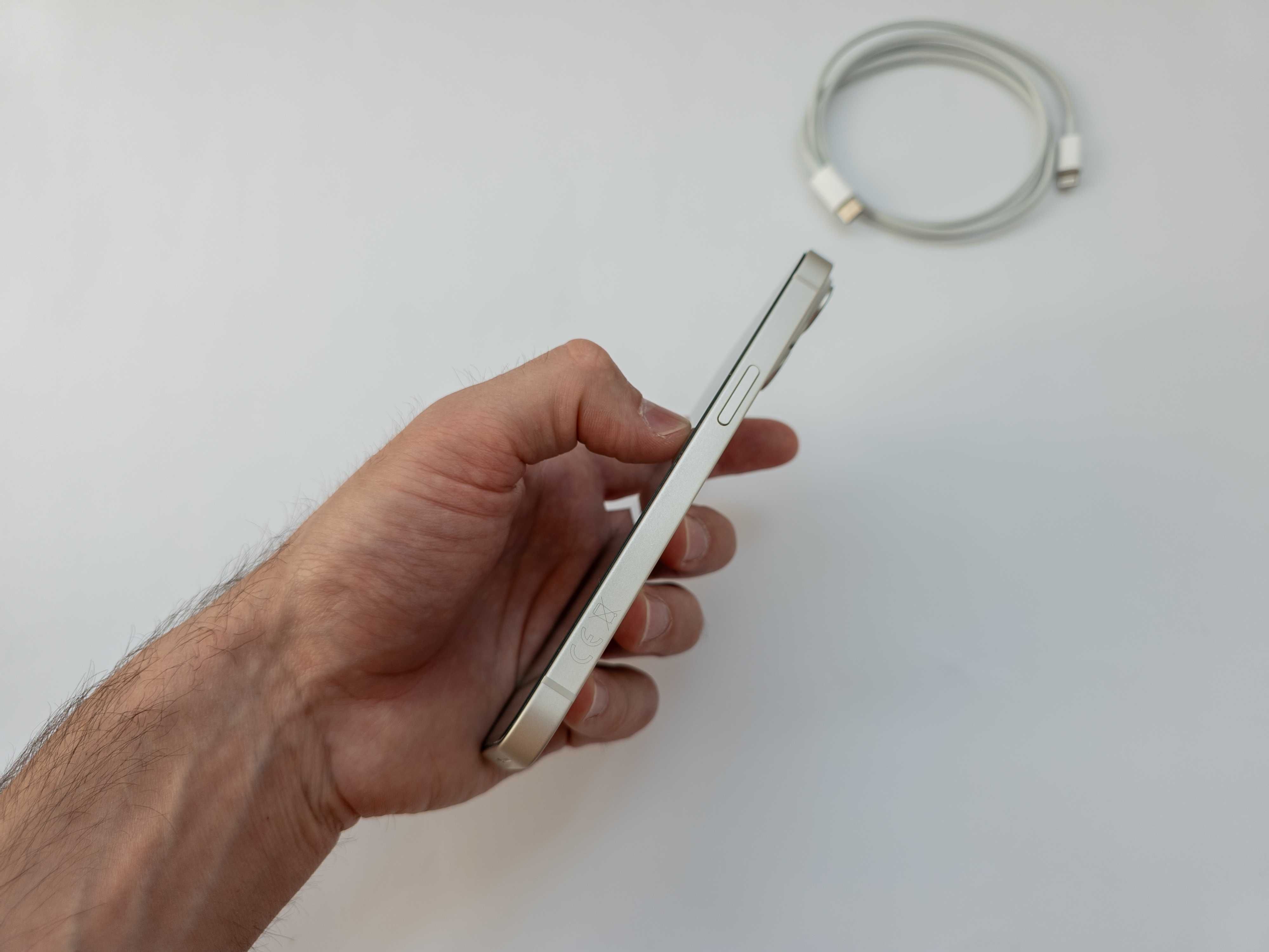 iPhone 14 128GB Starlight (бял)