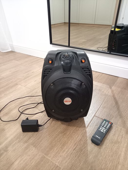 Boxa Akai cu bluetooth, cu telecomanda
