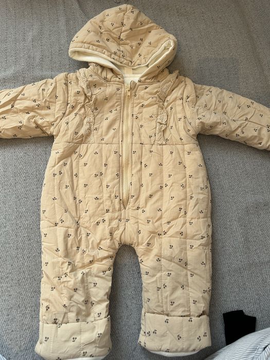 Зимние комбенизоны, осенние Все за 8000 тенге.