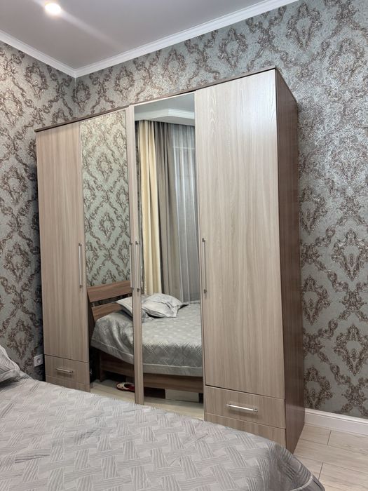 Шифоньер в хорошем состояние продам срочно
