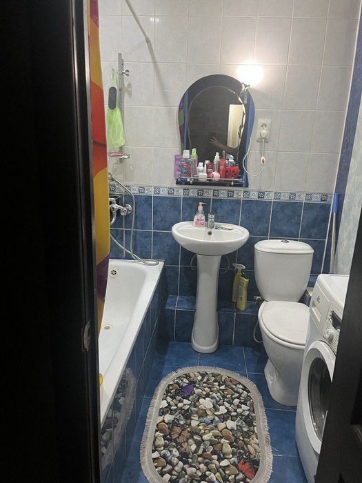 Продается квартира на Чиланзаре-13 кирпич 2/4/4