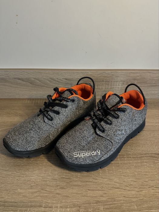 Сиви маратонки Superdry