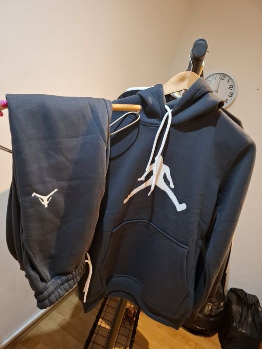 Vând bluze treninguri  geci mai multe modele