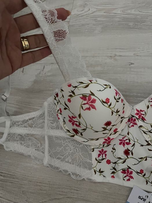 Дамски сутиен балконет