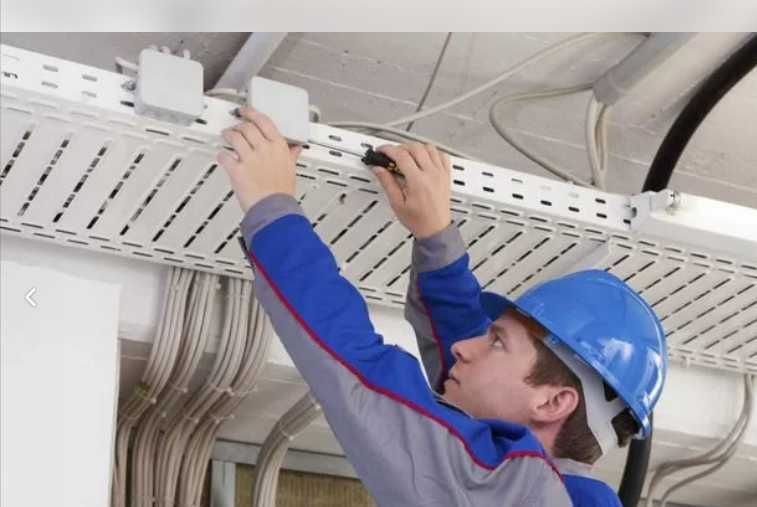 Услуги электрика: замена розетки, подключение плиты, люстра!