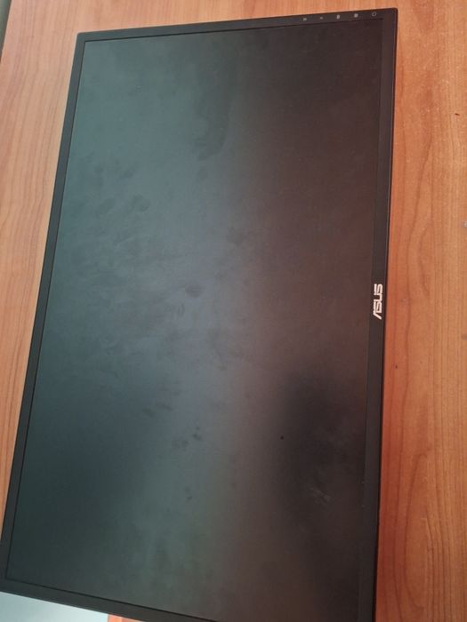 Vând monitor 180 hz în stare perfecta