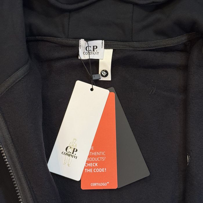 Cp Company горнище! НОВО!