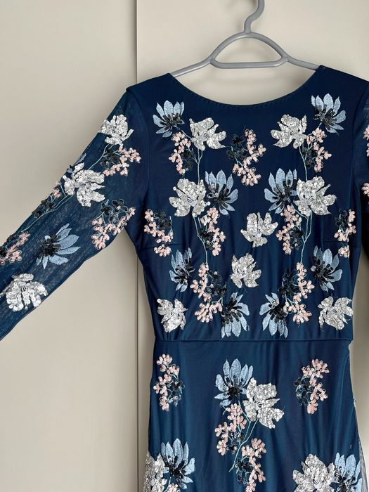 Официална рокля