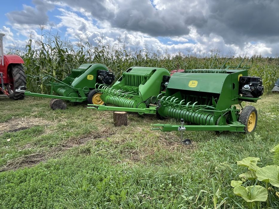 Balotiera mica cu motor propriu pentru zone de Deal sau Munte