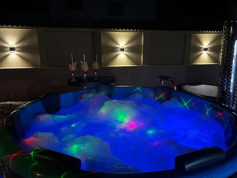 Închiriez ciubăr/jacuzzi mobil