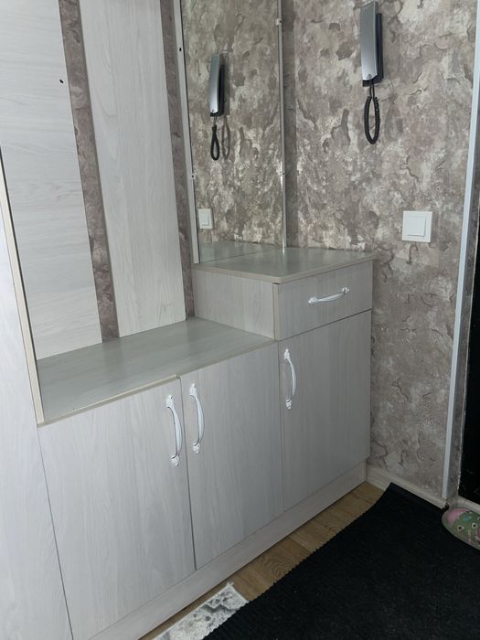 Шкаф в прихожей