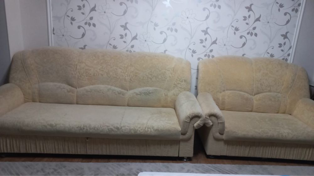 Диван с креслом