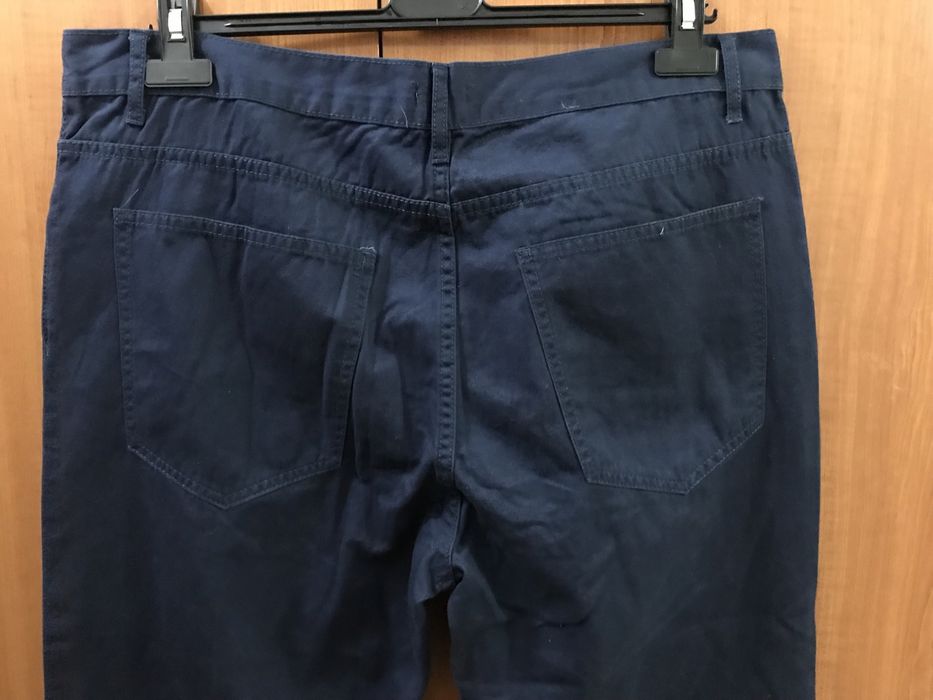 Pantaloni barbatesti