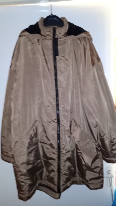 Haina dama, impermeabila.