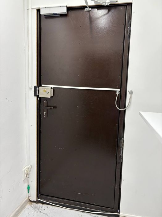 б/у железные двери