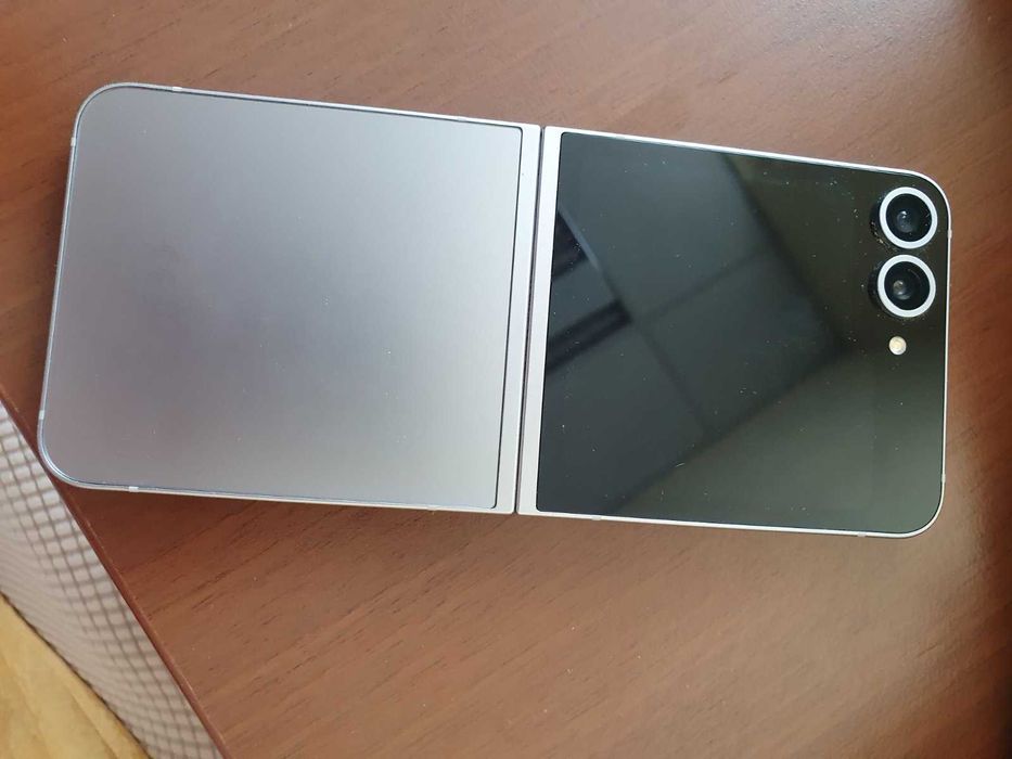 Телефон Samsung flip 6