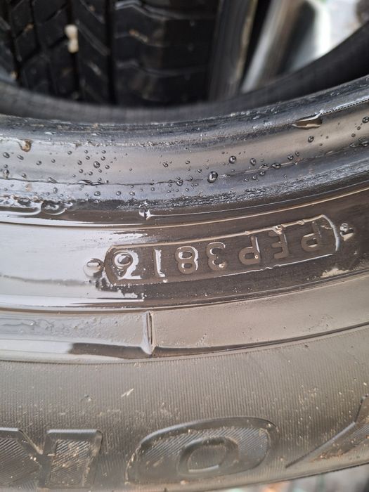 Vând anvelope Yokohama Geolandar 215 70 16 100H