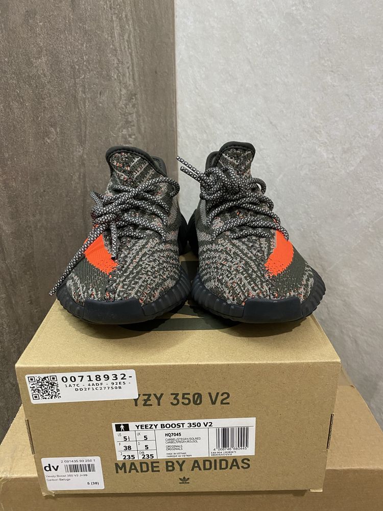 Yeezy Boost 350 V2, Carbon Beluga, 38, 100% autentici