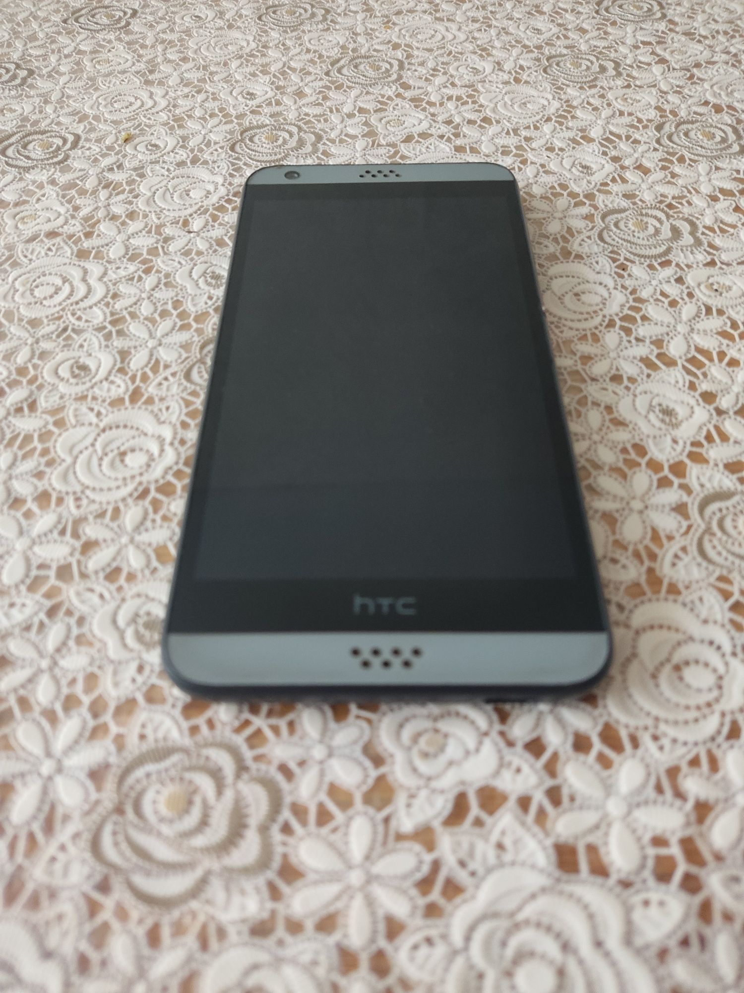 Продавам смартфон за части - HTC Desire 530.
