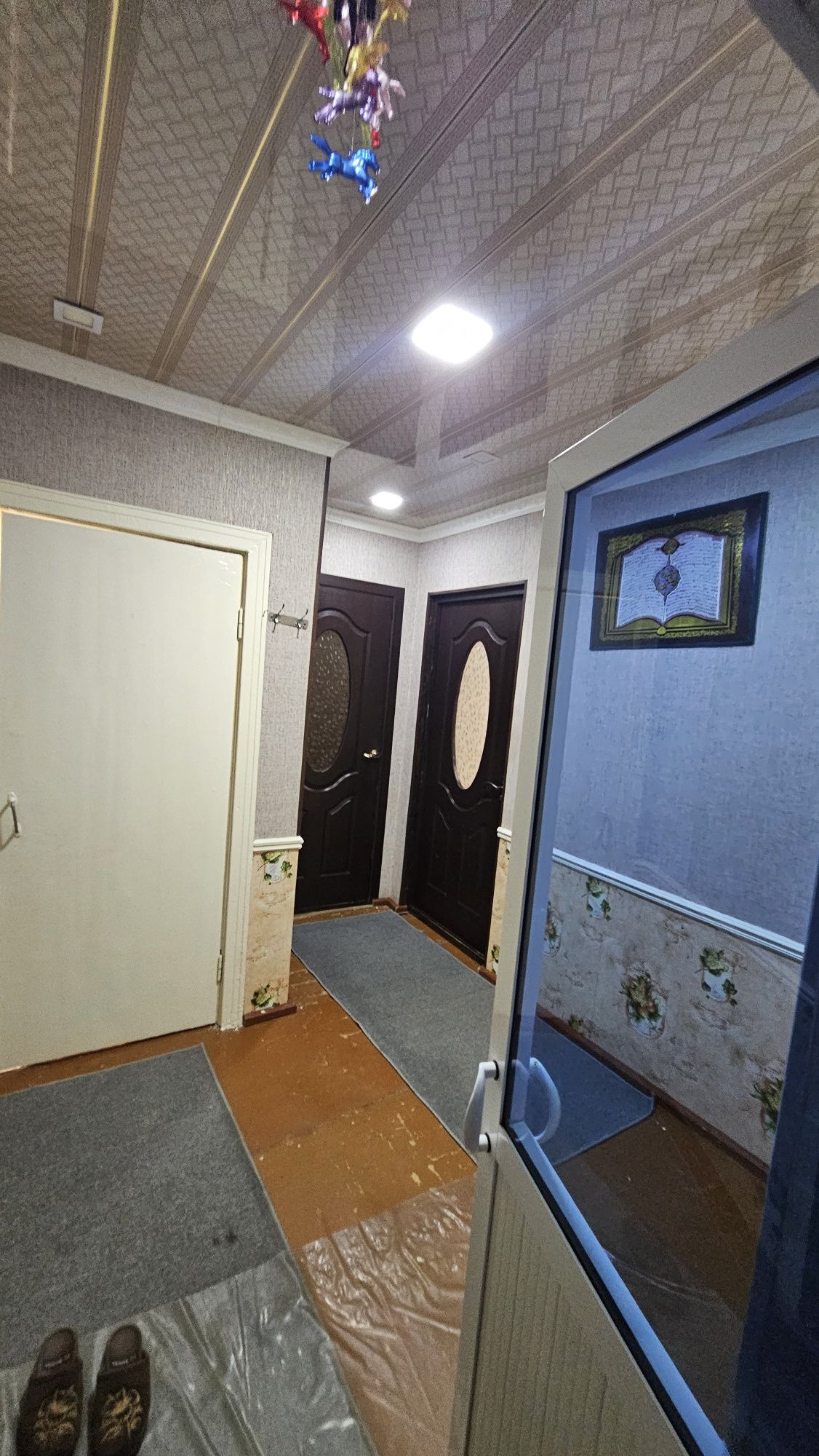 Квартира Чарвак дуслик махаласи 3 хоналий 3 этаж 48дом 7 кв Бочка 1 км