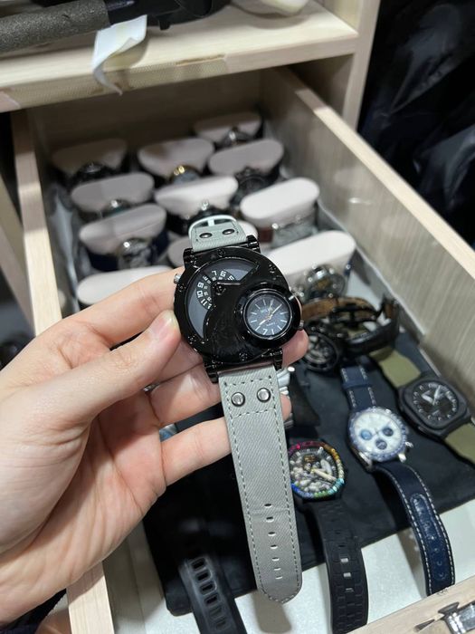 Стильные часы Miler