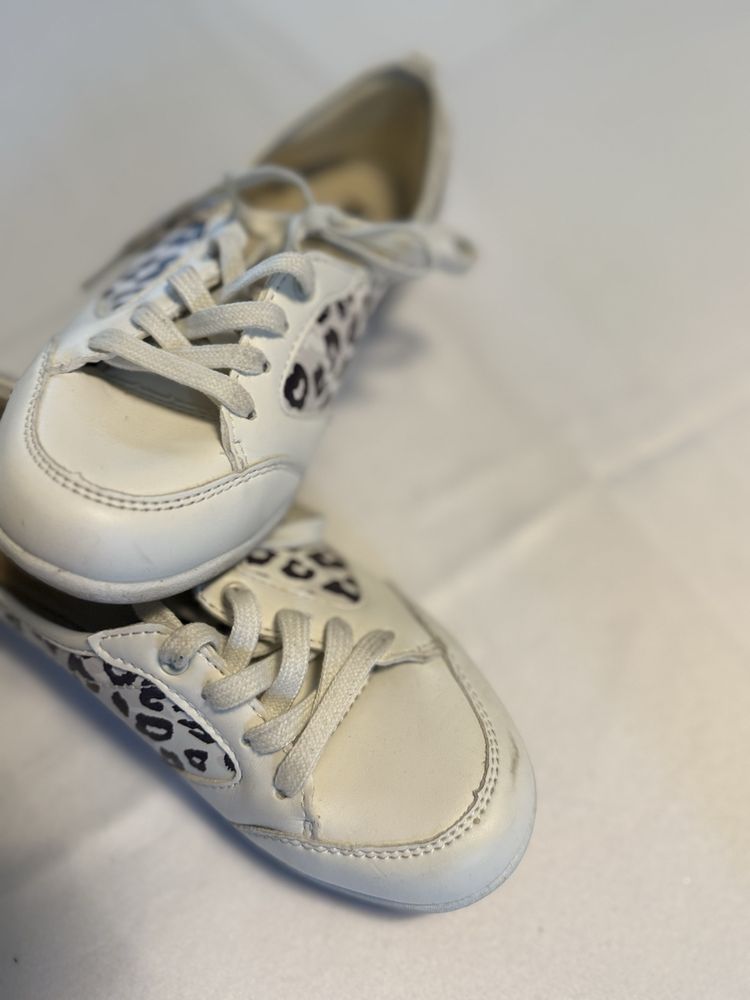 Pantofi sport Fila, model leopard.