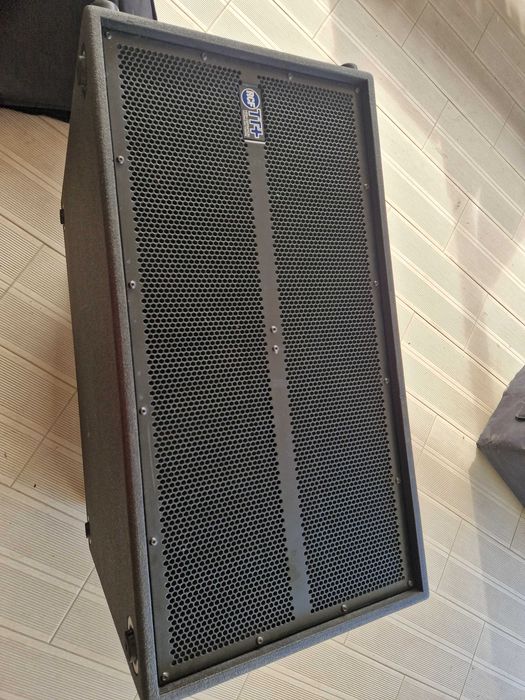 2X RCF TTS26a 3400W RMS (TT TTL TTS 26 A hdl nexo TT+ basi subwooferi)