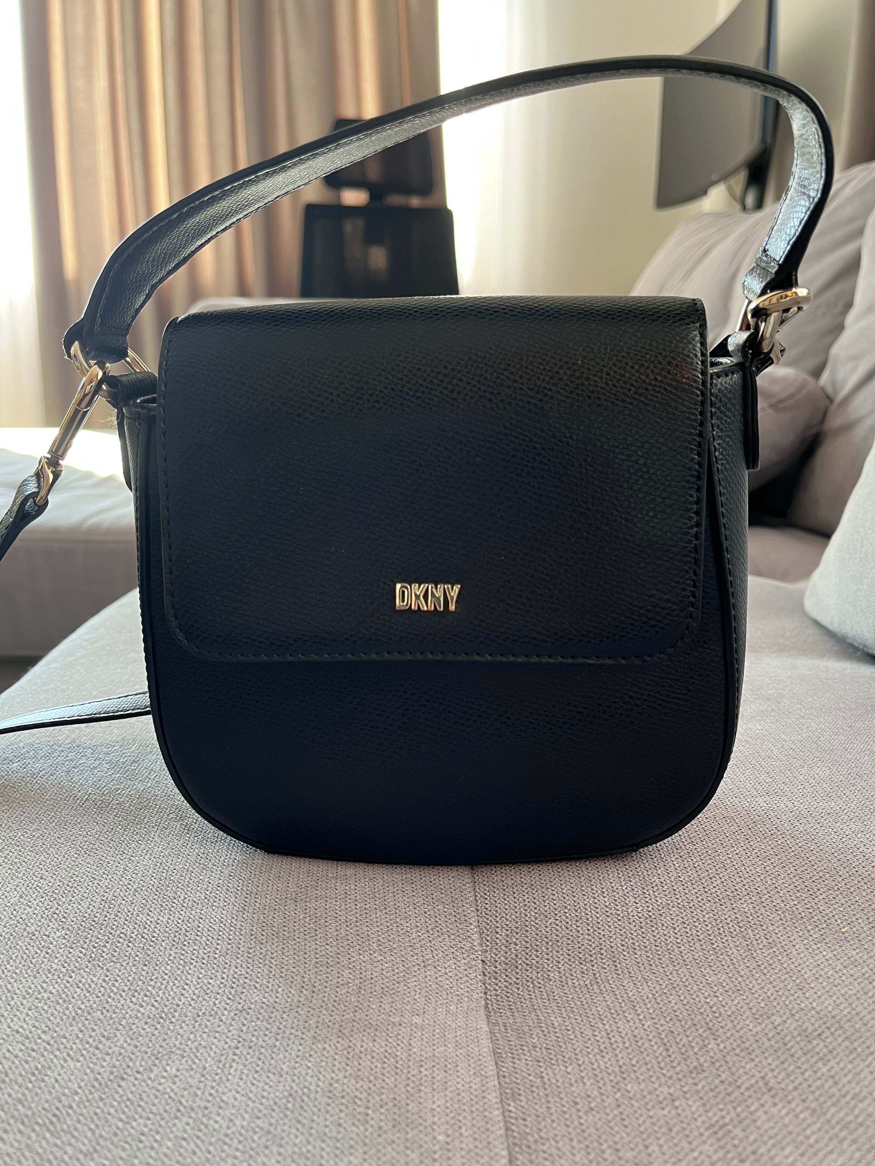 Малка дамска чанта DKNY