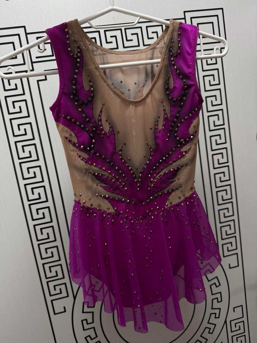 Трико ново за художествена гимнастика, танци, около 8-9 год