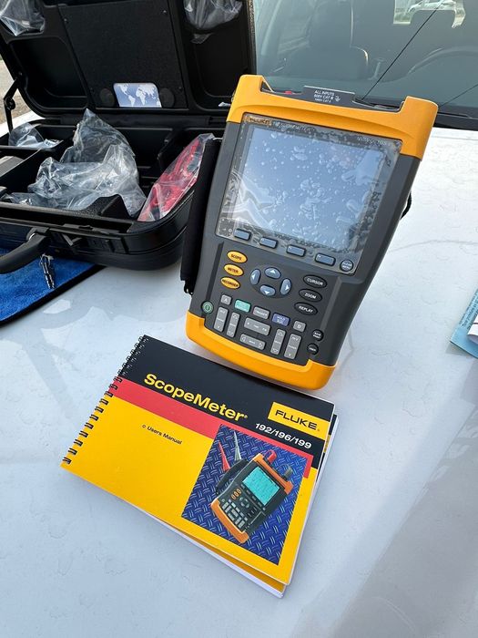 Fluke 196 ScopeMeter осциллограф-мультиметр