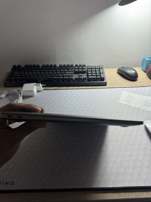 macbook air 2020 13 m1 256GB