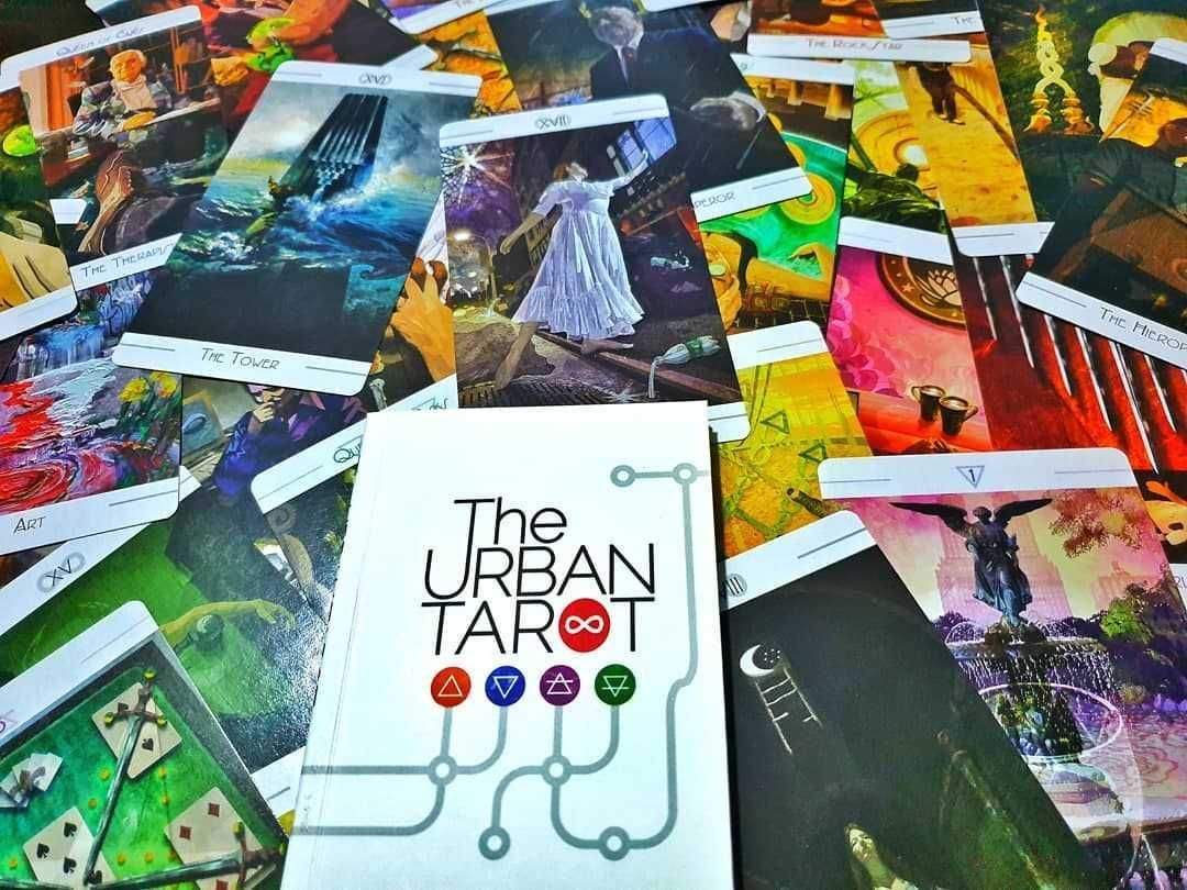 Out Of Hand Tarot  и The Urban Tarot.