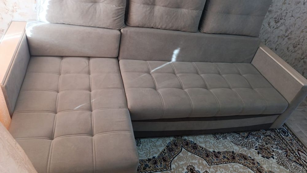 Продается диван в хорошем состоянии