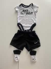 Марков бебешки комплект Nike