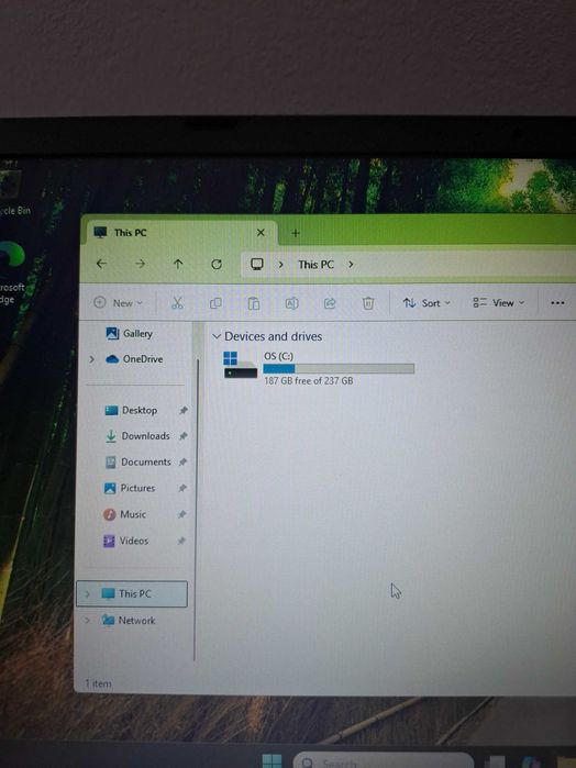 Vand laptop ASUS ,stare foarte buna 10/10 aspect si functionare,240 GB