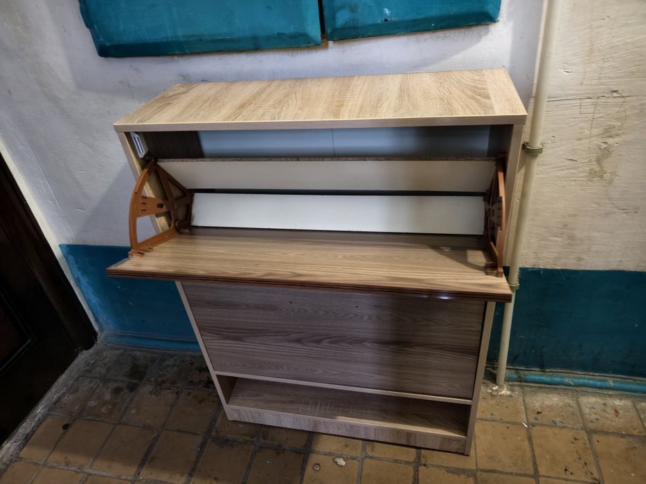 Отдам бесплатно обувницу в прихожку