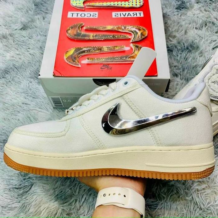 Nike air force 1 x travis scott