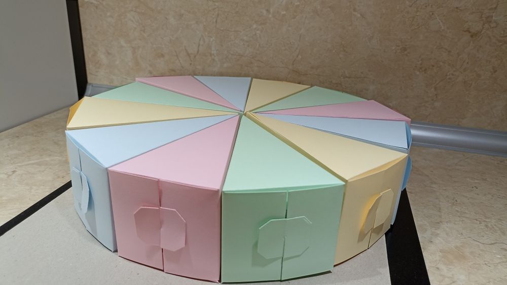 Парче торта от хартия