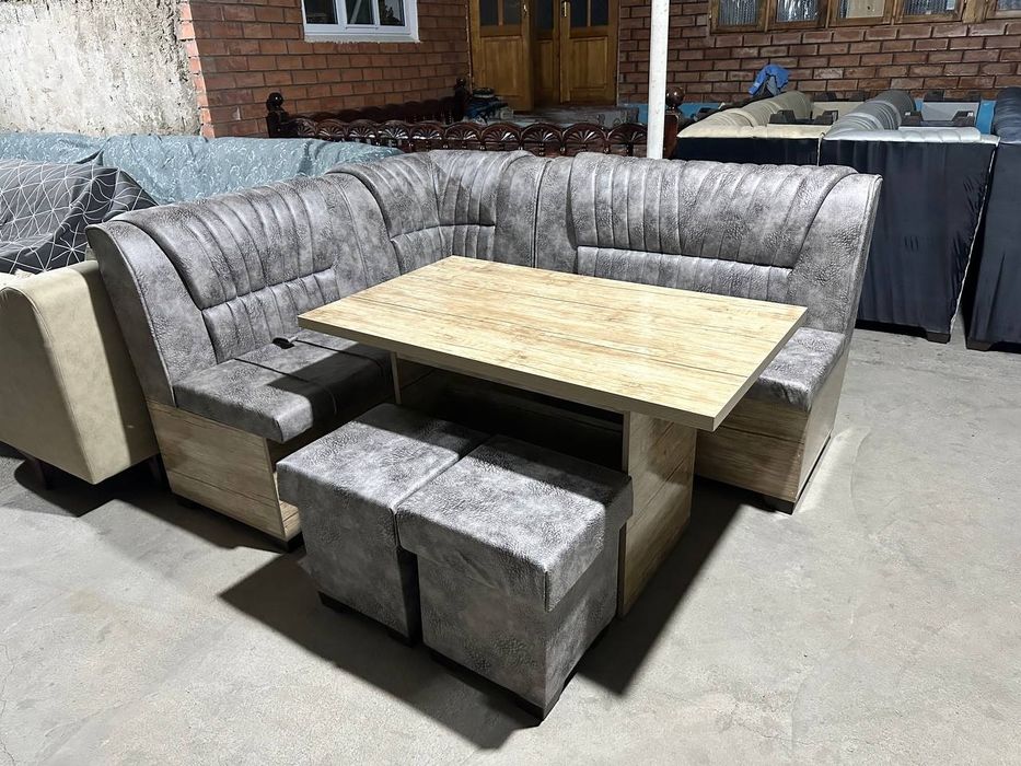 Продаётся кухонный уголок