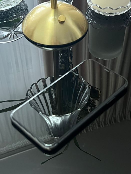 Vând iPhone 11 in stare buna de funcționare