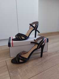 ДАМСКИ Черни сандали на тънък ток Paolo Boticelli
