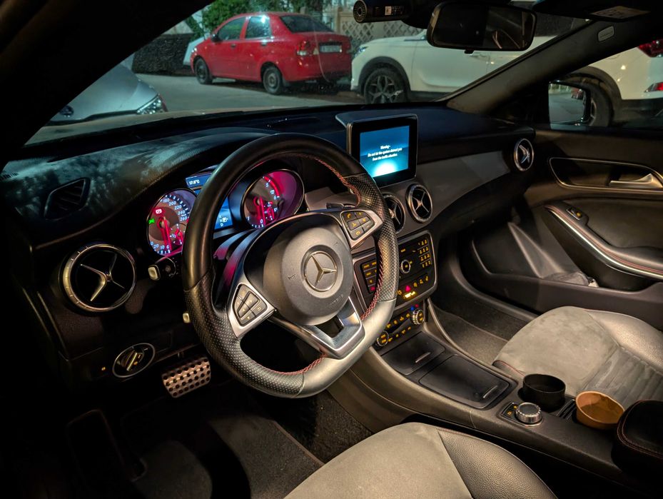Mercedes Benz CLA 220CDI 98000 km; pachet AMG interior-exterior