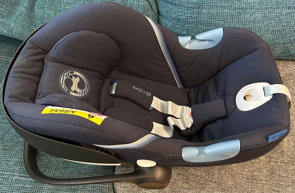 Scoica Cybex Atom M i-size si adaptoare pentru carucior