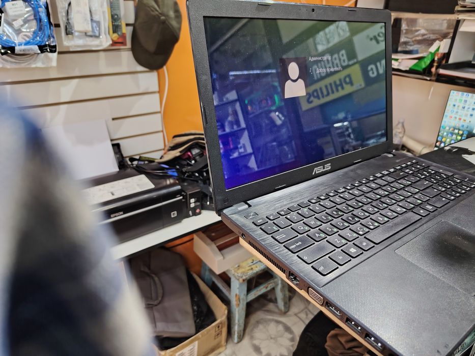 Noutbuk sotiladi Asus