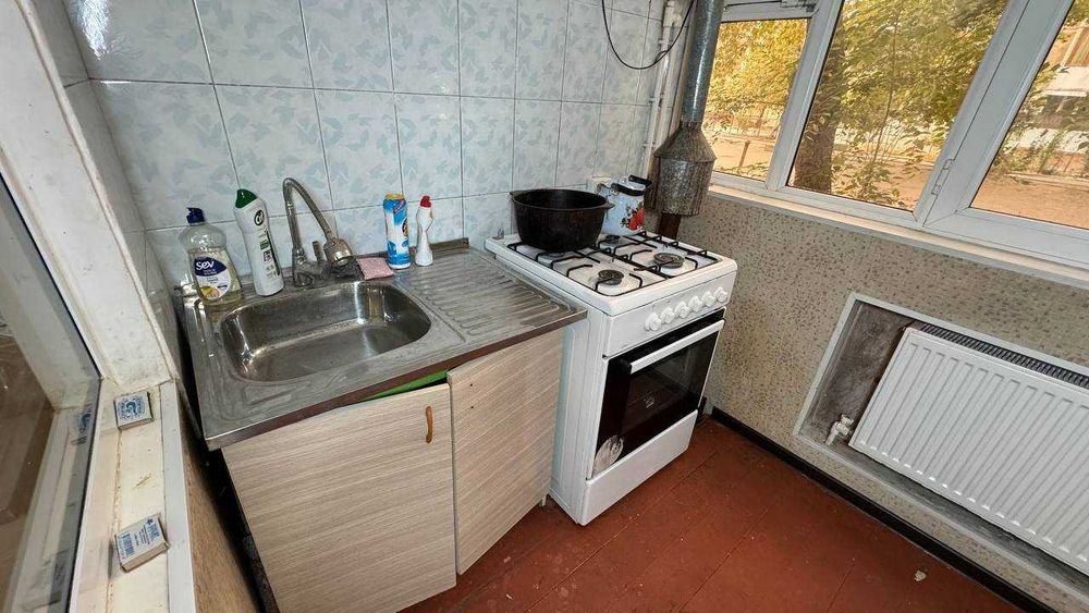 Фрунзиски Макро супермаркет 1қаватда 2хонали квартира сотилади ID:1442
